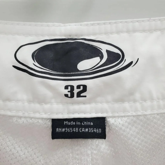 Oakley Men's White Recycled Polyester Flat Front Hybrid Amphibian Shorts Size 32 - Picture 4 of 8